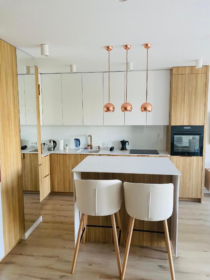 Luxury White Apartment In Park Lotnikow Kraków Exteriör bild